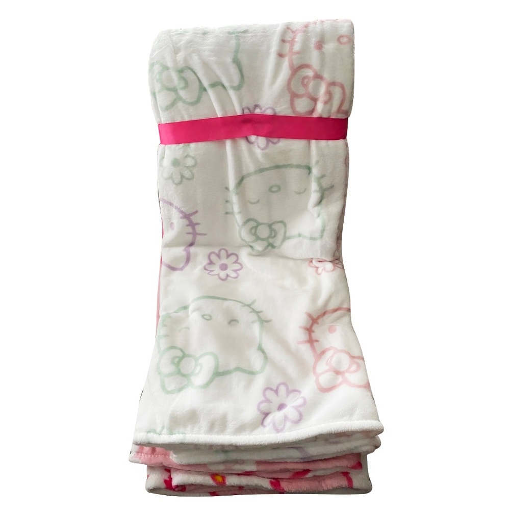 Hello Kitty Blankets and Throws 2 pk - 60"x70" - Picture 2 of 3